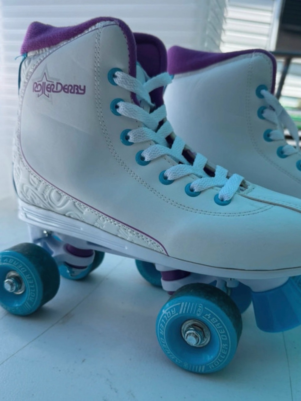 Classic White and Purple Women's Roller Skate size 7 - Picture 2 of 7